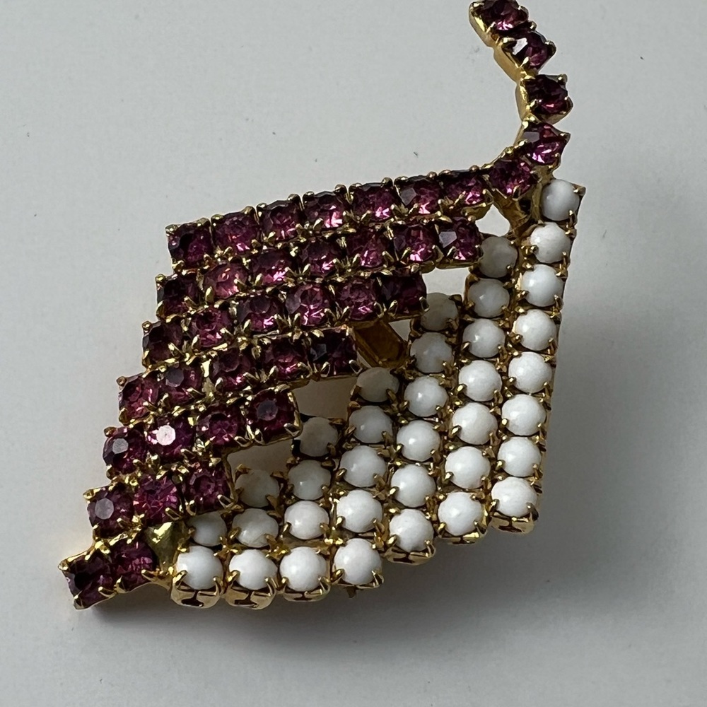 Vintage Unsigned Weiss Style Tri-Tone Brooch